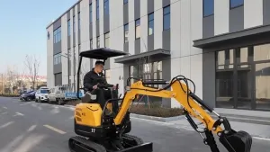 Operación de la miniexcavadora sobre orugas KV13