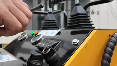 Minicargadora sobre ruedas S360
