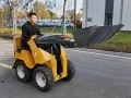Minicargadora sobre ruedas S390