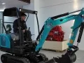 Miniexcavadora diésel sobre orugas KV25