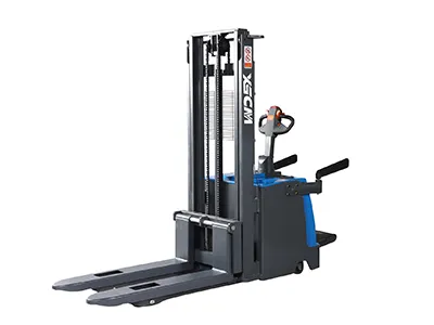 Apilador eléctrico de palets con operador de pie (2000 kg)